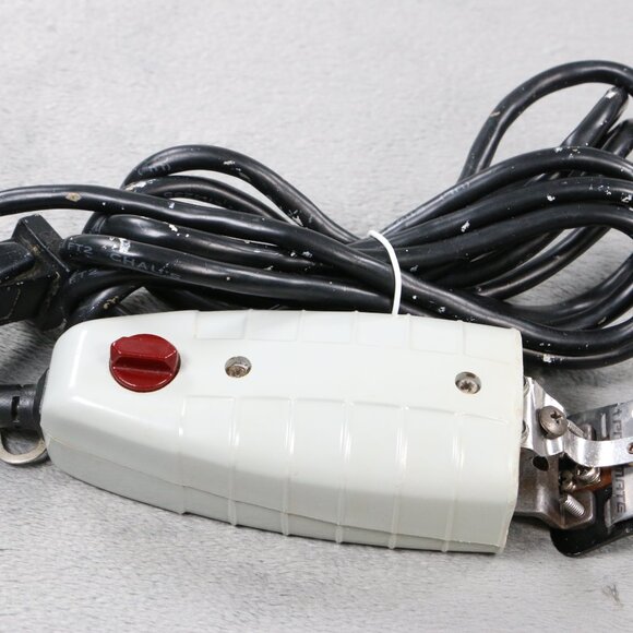 Andis T-Outliner Professional Modified Skeleton Pro Trimmer With Pro-Mate Blade - Picture 8 of 8